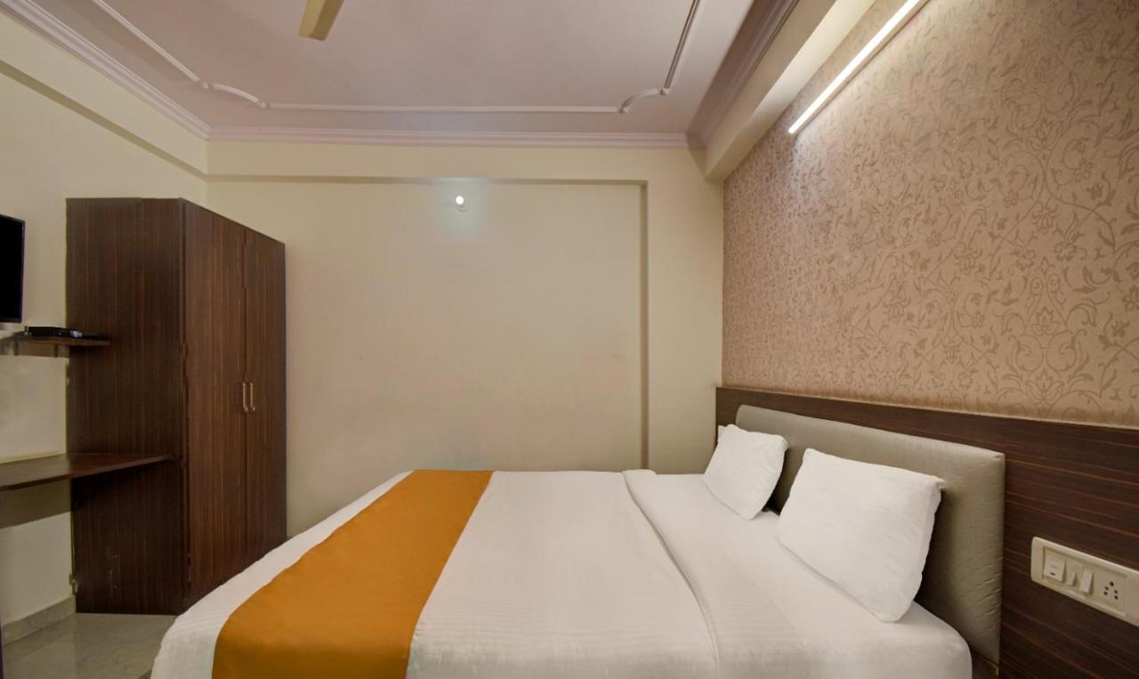 Hotel Radha Nikunj Residency 3*